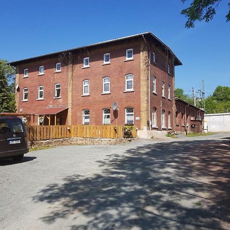 Apartamento Haus Am Sachsenring Hohenstein-Ernstthal Exterior foto