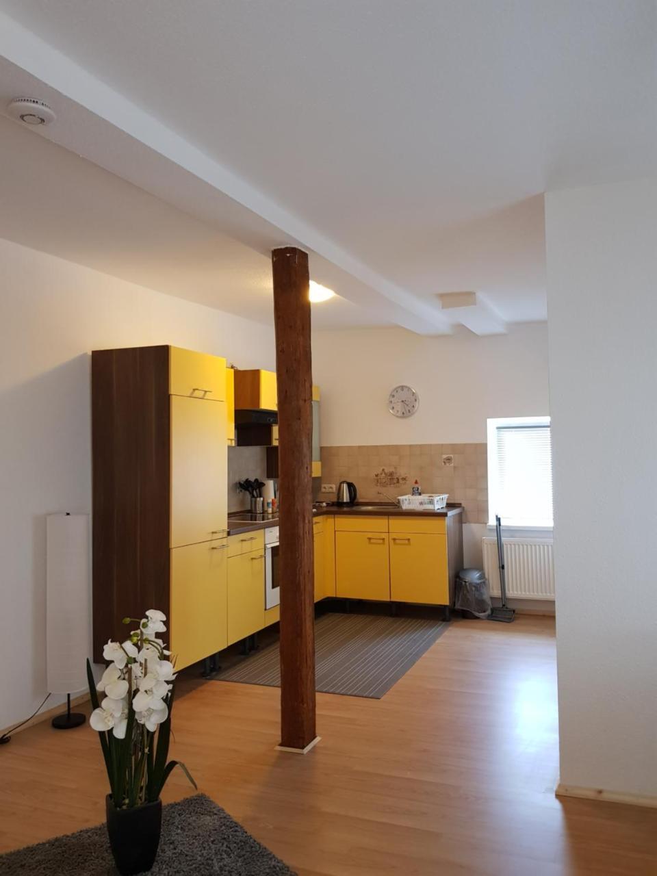 Apartamento Haus Am Sachsenring Hohenstein-Ernstthal Exterior foto