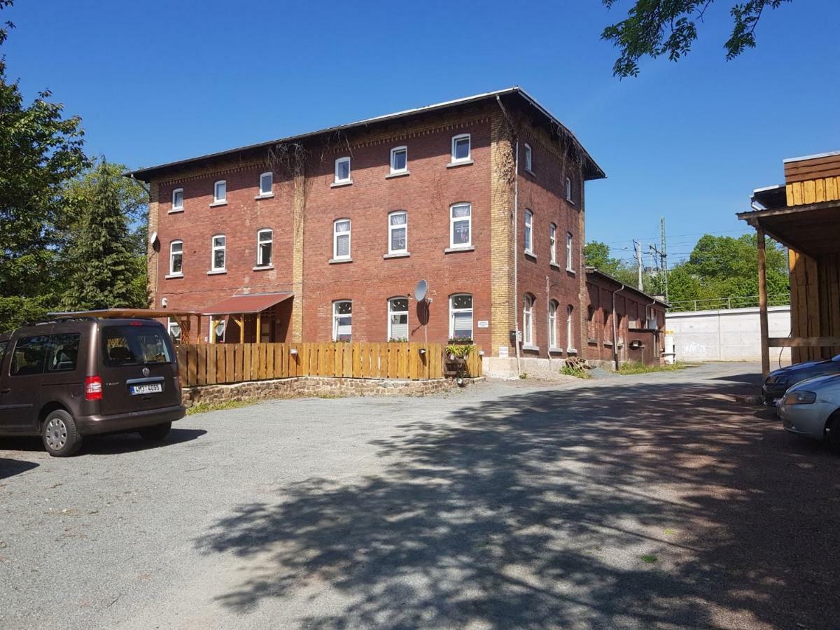 Apartamento Haus Am Sachsenring Hohenstein-Ernstthal Exterior foto